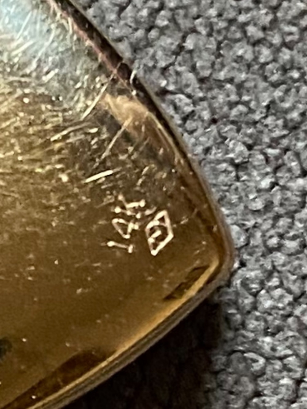 Vtg Solid 14K Gold Heart Locket Engraved Floral Shield Pendant Appx 5g Authentic - Picture 5 of 16
